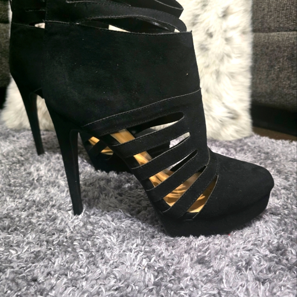 JUST FAB BOOTIES SIZE 10